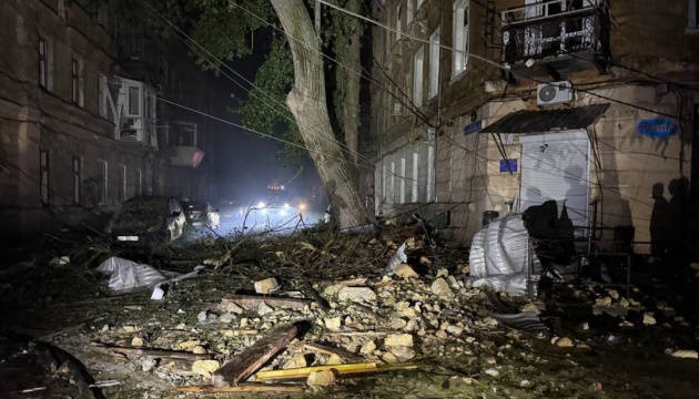 В Одесі російський дрон поцілив у житловий будинок: загинула людина, є поранені