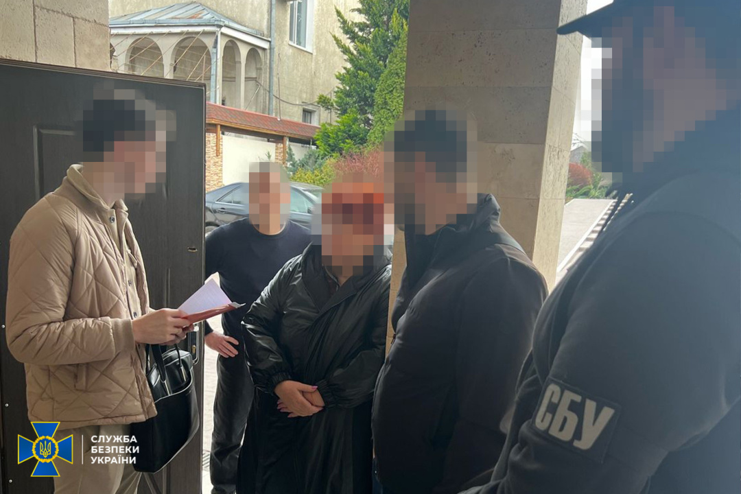 v odesi vikrili posadovciv miskoyi radi jaki privlasnjuvali vidileni na pohovannja zagiblih voyiniv koshti 50872db