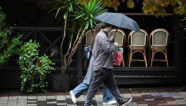 В Україні похолодає, на півночі та сході дощитиме