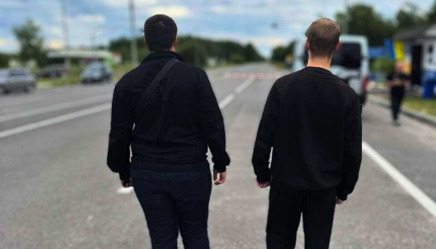 В Україну з окупації та Росії повернули ще двох юнаків