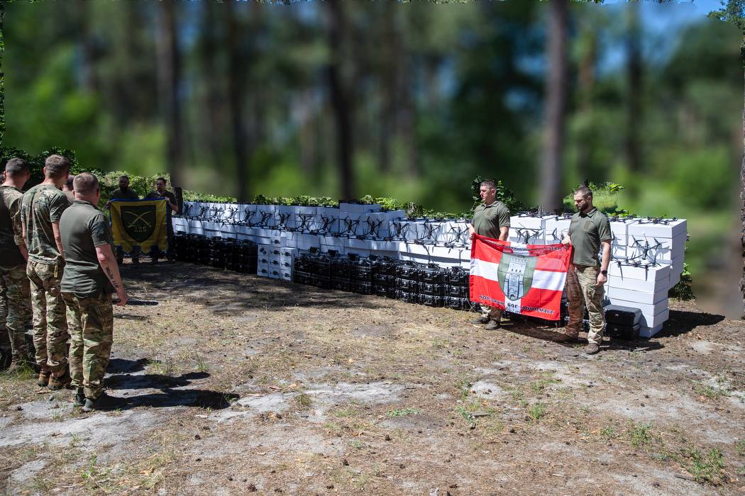 kiyiv peredav na najgarjachishi naprjamki frontu 2350 droniv riznih tipiv a88ac7e