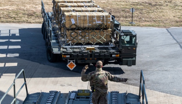 Пентагон призупинив постачання Україні деяких боєприпасів і ракет для ППО - Politico