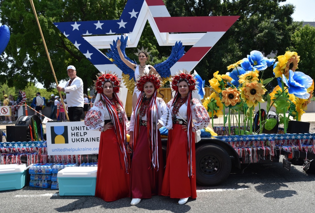 ukrayinci projshli centrom vashingtona na paradi do dnja nezalezhnosti ssha 6eceffc