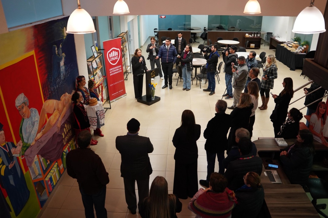 ukrayinsku knizhkovu polichku vidkrili u paragvayi fe69330