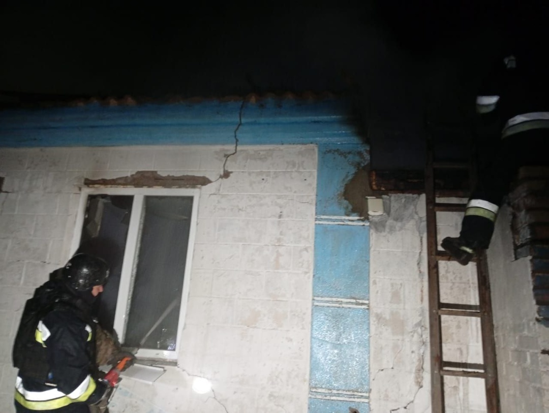 ataka droniv na dnipro dvoye poranenih poshkodzheni infrastrukturnij obyekt ta pozhezhna chastina d86a001