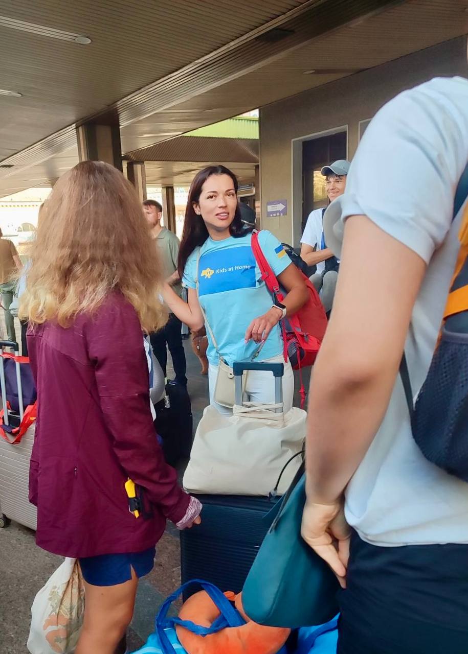 diti vdoma shhe odin poyizd nadiyi povernuvsja v ukrayinu b005f75