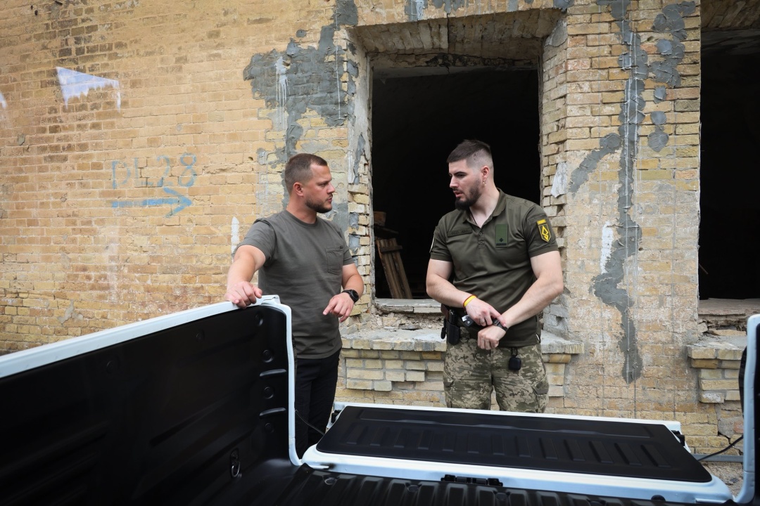 kiyivshhina peredala polku bezpilotnih sistem ahilles partiju pikapiv dd89aff