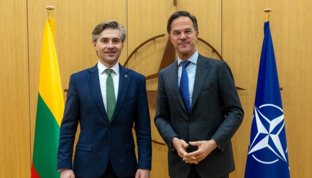 Міністр закордонних справ Литви обговорив з генсеком НАТО інциденти з дронами РФ