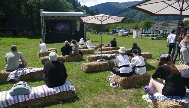 shvejcarskij rezhiser vpliv vijni na dovkillja globalna problema pro jaku slid govoriti bilshe 349b721