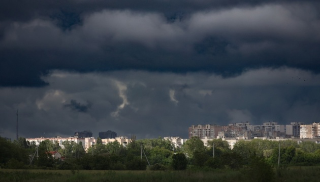 Сьогодні в Україні подекуди дощі й грози, на півдні спека до +32°