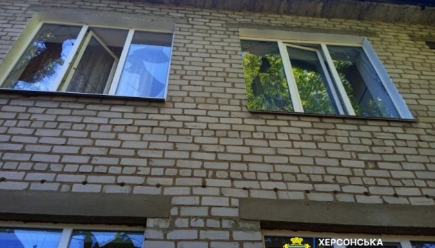 У Херсоні внаслідок обстрілу Центрального району поранений цивільний