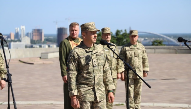 u kiyevi vidkrili pamjatnij znak na chest povitrjanih sil a3c25d0