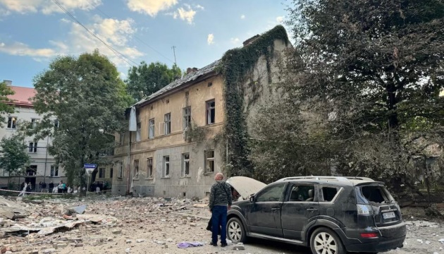 У Львові внаслідок російської атаки пошкоджені десятки будинків, є постраждалі