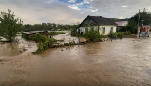 У Росії з повенями борються за допомогою «хресної ходи» - ЦПД