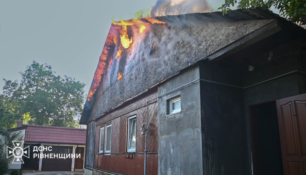 unaslidok masovanoyi ataki rf na rivne goriv zhitlovij budinok postrazhdala zhinka 4dd2fcc