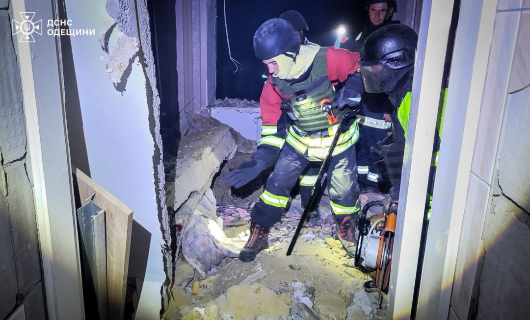 na odeshhini vnaslidok rosijskoyi ataki pozhezha poshkodzheni gotel i poshta zaginula ljudina 394eb66