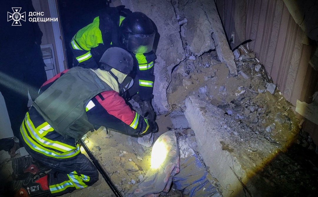 na odeshhini vnaslidok rosijskoyi ataki pozhezha poshkodzheni gotel i poshta zaginula ljudina b64b1a8