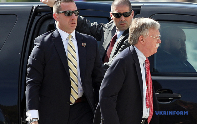 Обшуки у ексрадника Білого дому Болтона: стали відомі додаткові деталі