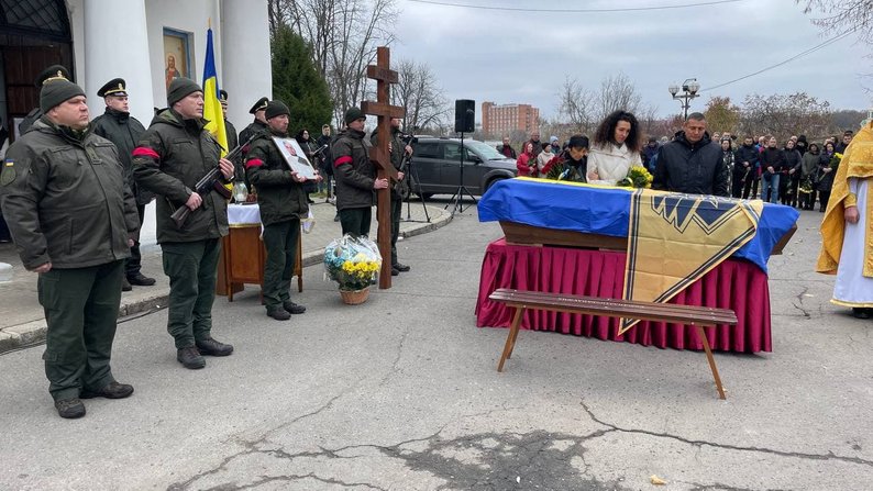 Пам'яті Героя України, старшого лейтенанта Віталія Грицаєнка (позивний «Гоголь») 22 pamjati geroja ukrayini starshogo lejtenanta vitalija gricayenka pozivnij gogol 3d1f51a