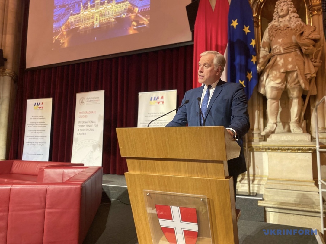 u videnskij ratushi projshov prisvjachenij ukrayini simpozium 9654698