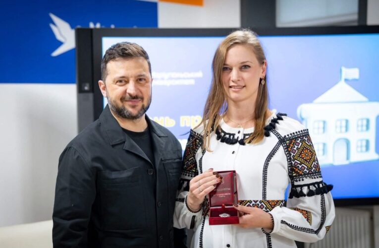 Буковинські педагоги отримали нагороди від Президента України