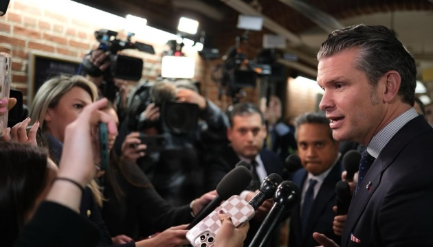 Гегсет похизувався, як літав на винищувачі