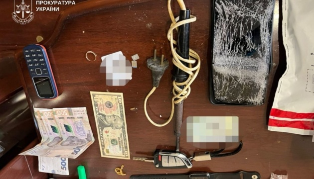 Катували паяльником і вимагали викуп: у Кривому Розі затримали банду, яка викрала підприємця