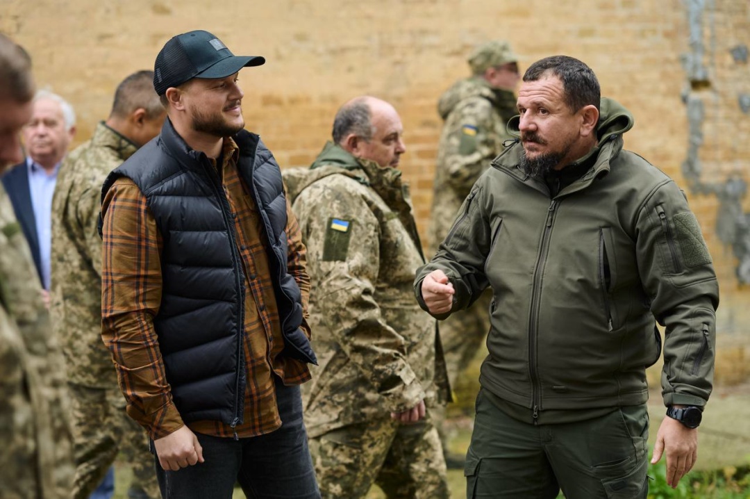 kiyivshhina peredala bijcjam polku jastrubi desjat pikapiv 5d7a886