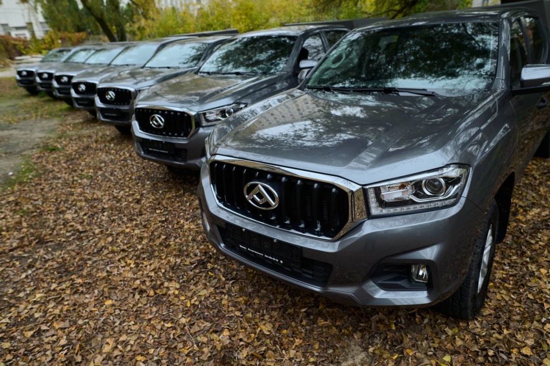 kiyivshhina peredala bijcjam polku jastrubi desjat pikapiv 9a0e184