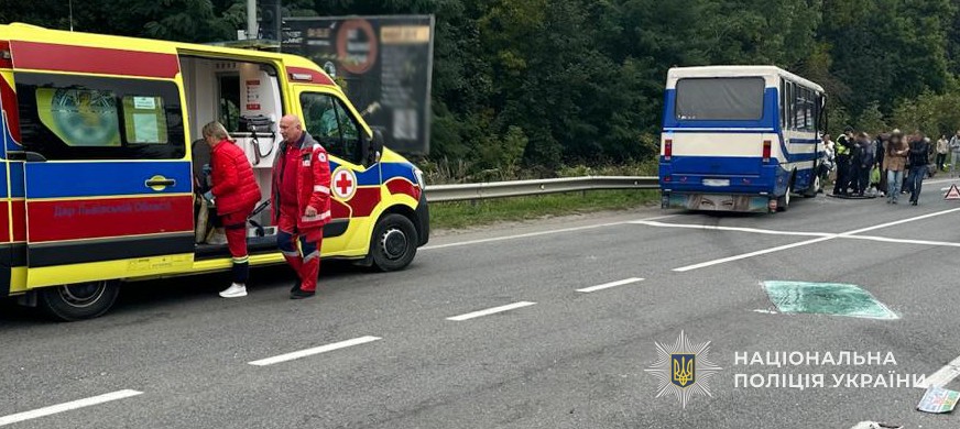 na lvivshhini vantazhivka zitknulasja z marshrutkoju vosmero postrazhdalih sered nih ditina 59eff90