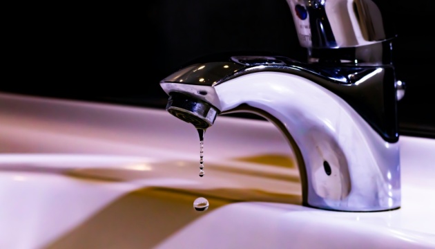 На правому березі Києва знизився тиск води через проблему в енергосистемі