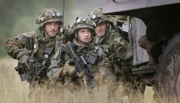 Німецькі військові не можуть збивати дрони над країною через післявоєнну Конституцію - Politico