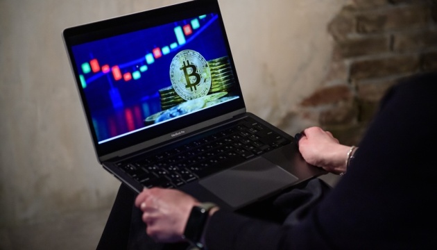 Шахраї видурили у двох тернополянок майже мільйон гривень, погрожуючи ув’язненням