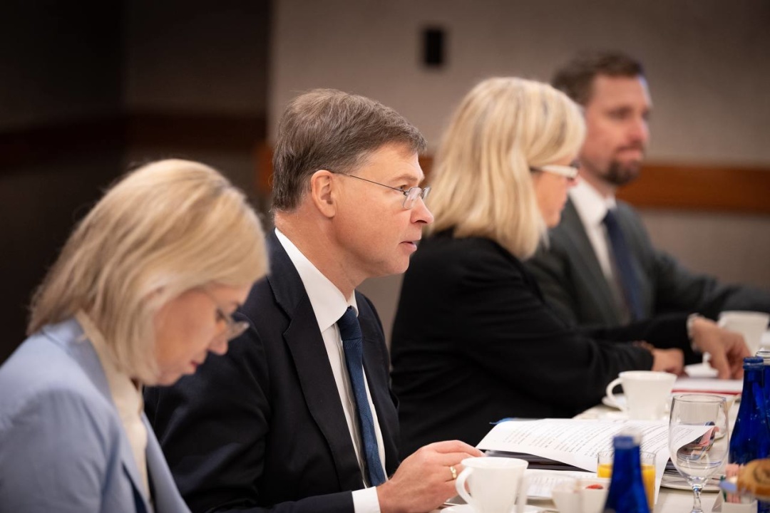 sviridenko i dombrovskis obgovorili implementaciju mehanizmu reparacijnih pozik 0008458