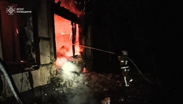 У Бучі внаслідок атаки російських дронів горів санаторій