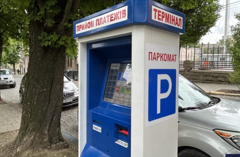 У Чернівцях облаштують нову парковку на вулиці Героїв Майдану