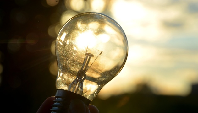 У Києві, на Київщині та Дніпропетровщині запроваджені екстрені відключення світла