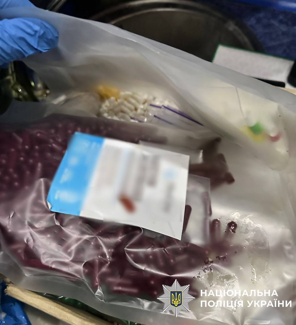 u zlochinnoyi grupi viluchili pigulok iz psihotropom i falsifikatu na ponad ₴52 miljoni bb2f0b8