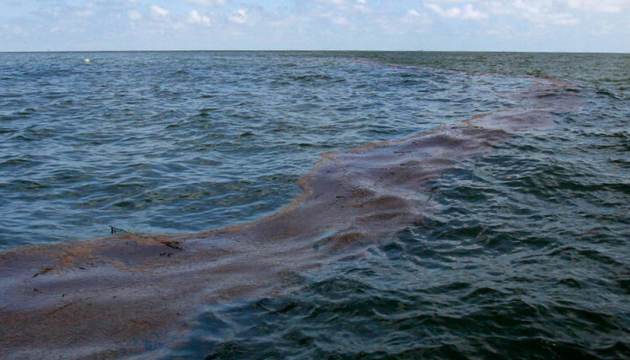 В Анапі знову фіксують викиди мазуту з танкерів, що зазнали торік аварії в Керченській протоці  - ЦПД