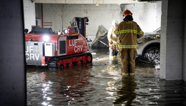 В Одесі через негоду пошкоджені майже 800 будинків, частина міста залишається без електрики