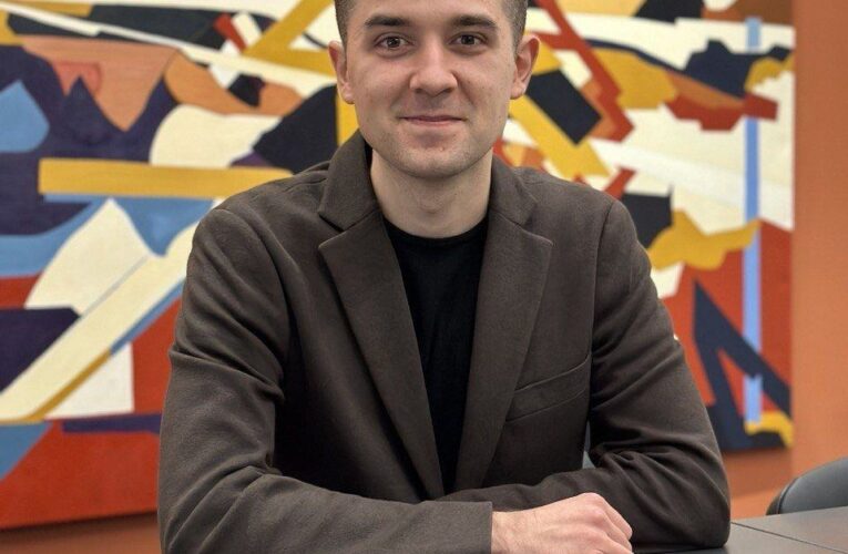 В Управлінні комунікацій Чернівецької міської ради новий керівник: що про нього відомо