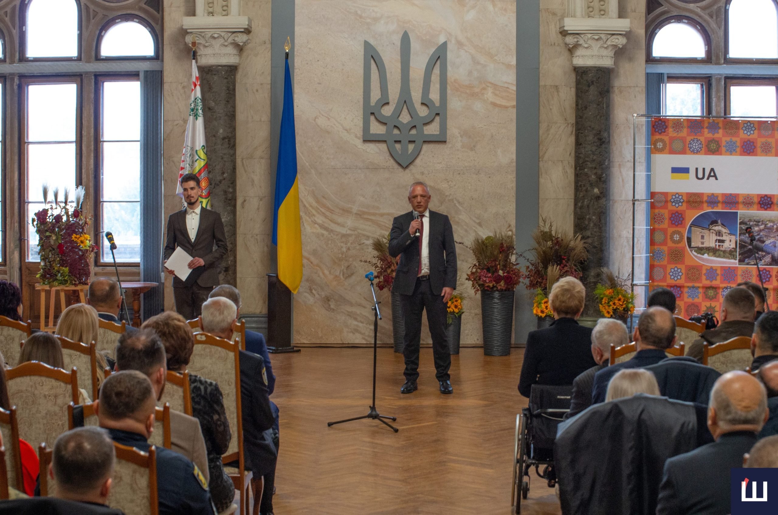 Відзначили почесних чернівчан: урочисте відкриття Дня міста. Фото