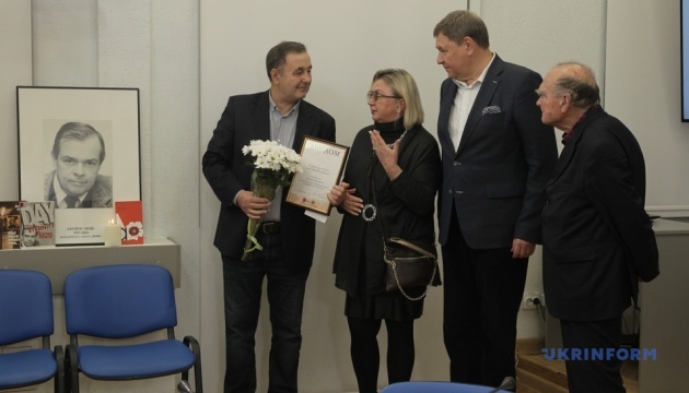 laureatom premiyi imeni dzhejmsa mejsa cogorich stav leonid krasevich b1785c4