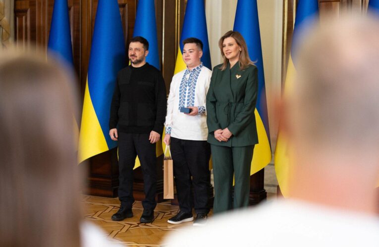 Молодий волонтер з Драчинців отримав нагороду від Президента України