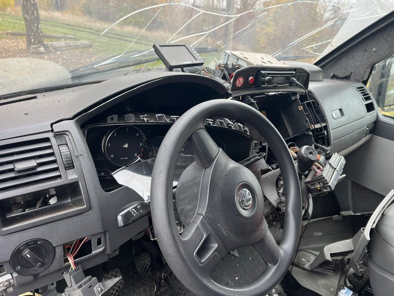 na donechchini rosijskij dron atakuvav avtivku z volonterami ta inozemnimi zhurnalistami 30e1525