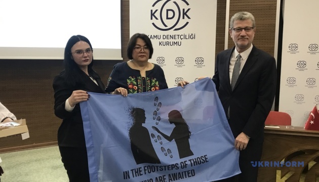 tureckij ombudsman proviv zustrich z rodinami ukrayinskih polonenih e56a833