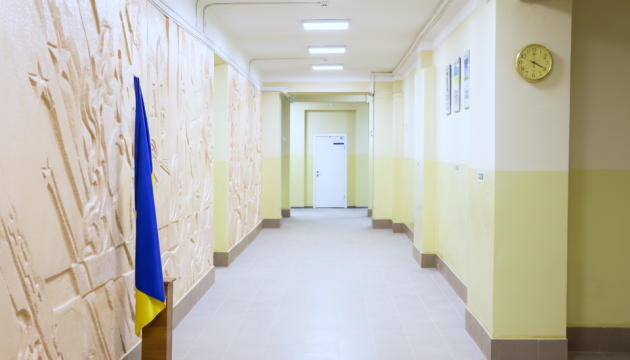 У Миколаєві відновили школу, пошкоджену ракетним обстрілом