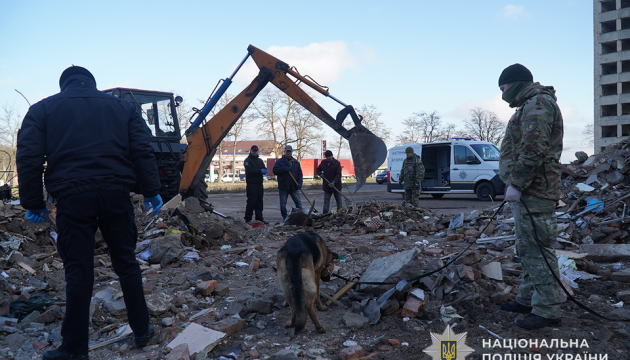 У Тернополі шукають останки зниклих безвісти серед уламків будинків, зруйнованих ударом РФ