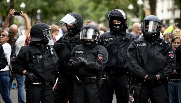 З'їзд молодіжного крила німецьких правих розпочався на тлі велелюдних демонстрацій