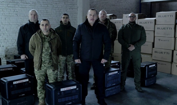 «Українська команда» передала партію зарядних станцій та додаткові батареї 28 бригаді, яка боронить Донеччину 3 «Українська команда» передала партію зарядних станцій та додаткові батареї 28 бригаді, яка боронить Донеччину